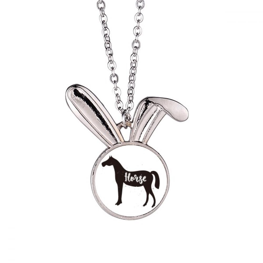 Collier cheval noir et blanc forme lapin, un bijou symbolique chargé d'affection - 5