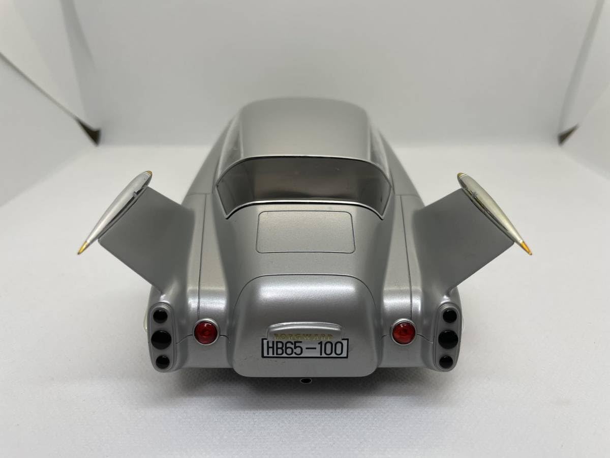 Amazon | BoS 1/18 Borgward Traumwagen 1955 Silver BOS052 J06