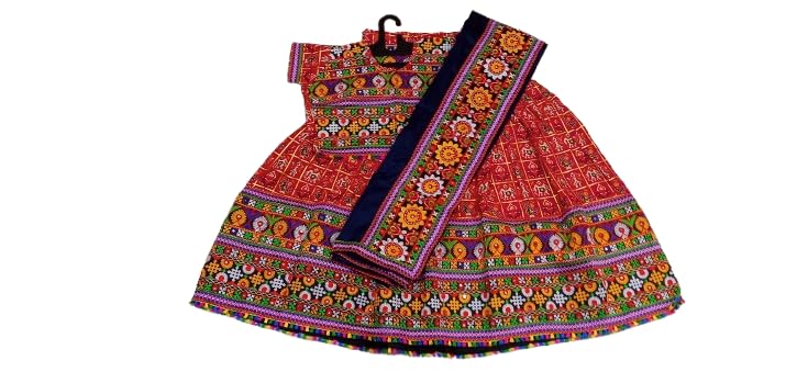 Lehenga brodé Navratri en rayonne noire avec miroir pour un confort de danse optimal