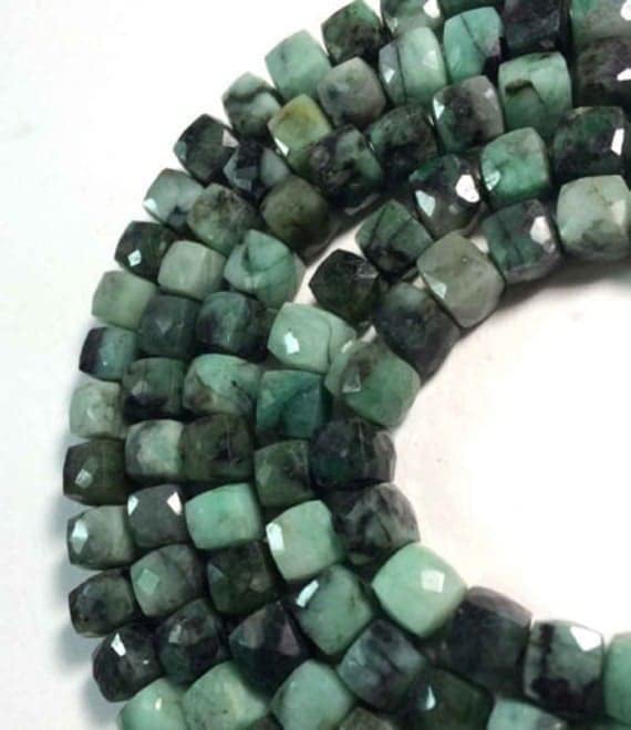 Émeraude naturelle taillée en cube de 7-8mm pour bijoux de luxe