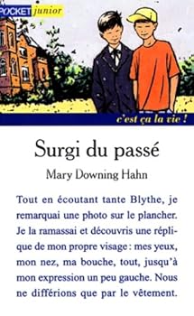 Paperback Surgi du passe [French] Book