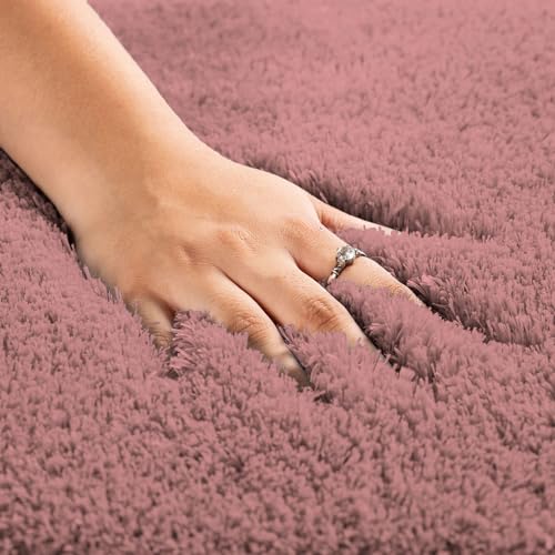 Image of LUXE HOME INTERNATIONAL Microfiber Rectangular Home Bath Mat Super Soft Non Slip Vegas Mats for Bathroom, Kitchen, Bedroom, and Door (40X60 Cm, Fuscia) Pack of 1