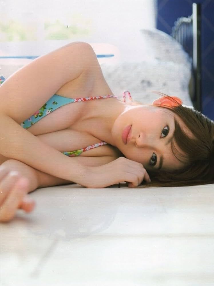 Amazon.co.jp: ))グラビア切り抜き8ページ 小嶋陽菜 「イチの