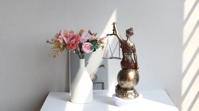 Estatua Themis Diosa Romana de Justicia en Resina 14" miniatura 7