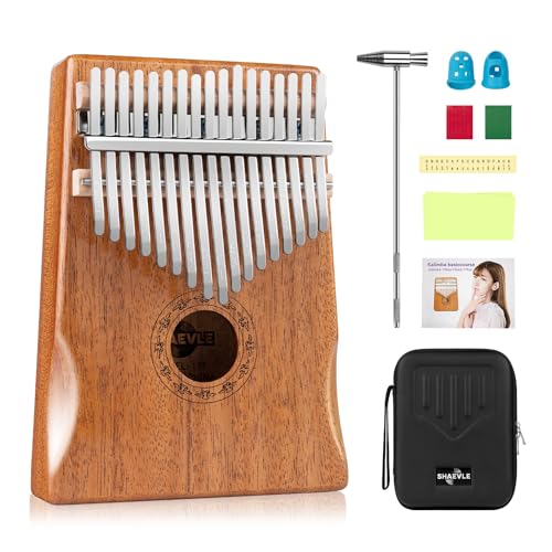 【Lavorazione artigianale di alta qualità】Il pianoforte a pollice kalimba a 17 tasti è realizzato in pregiato legno di mogano e barre in acciaio di alta qualità, garantendo una risonanza migliorata e un suono più caldo. Lo strato superiore di vernice protegge il legno esaltandone la naturale lucentezza. Ogni dettaglio è meticolosamente progettato per garantire che il tuo pianoforte a pollice Mbira sia costruito per durare.