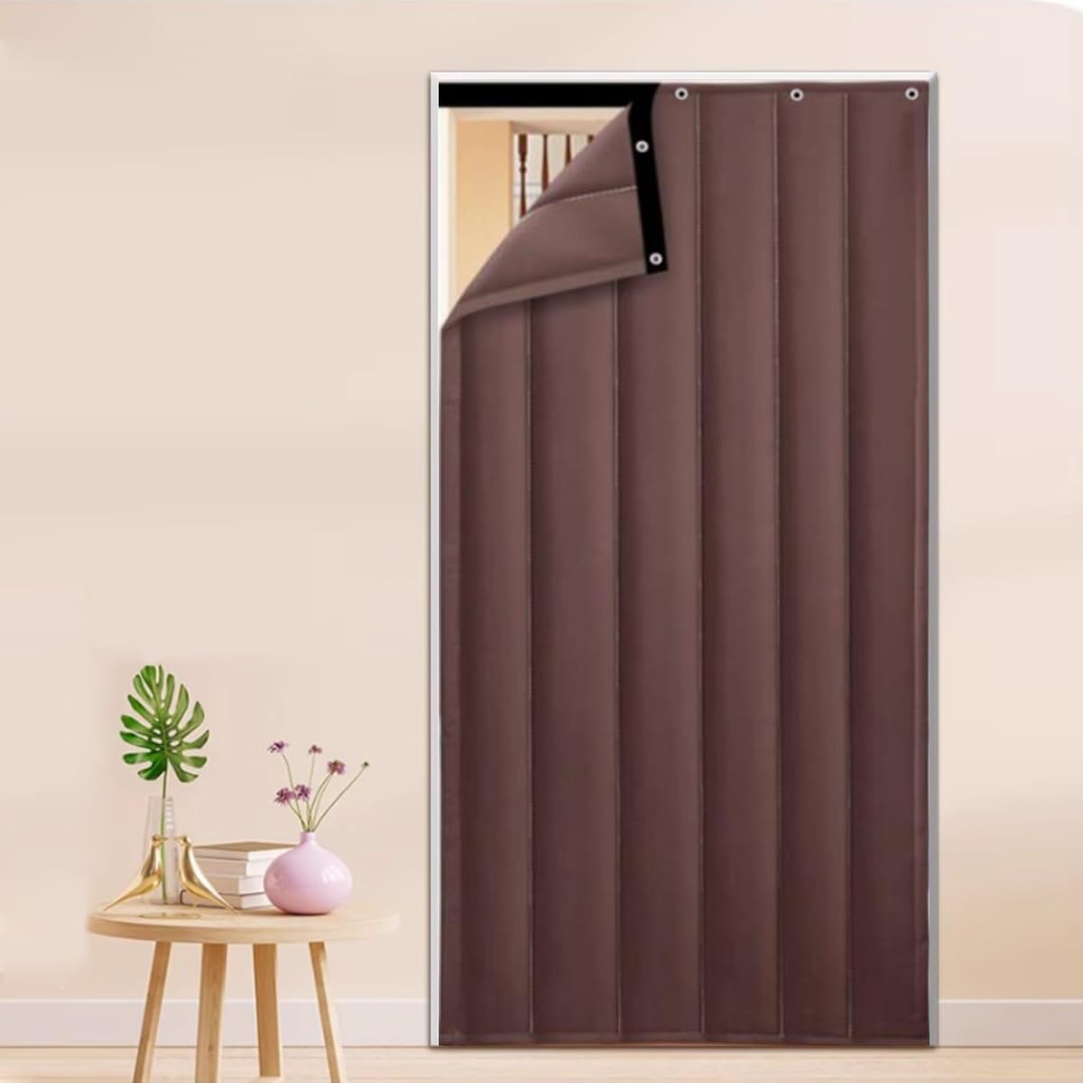 Rideau de porte insonorisant thermique : l'élégance coupe-vent pour isoler votre salon
