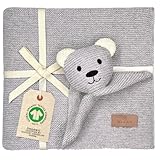🐻 SCHMUSE-BÄR: Die Decke wird von einem entzückenden gestrickten Schmusetier in Bärenform begleitet, das nicht nur niedlich, sondern auch ein perfektes Kuscheltuch für das Baby ist.