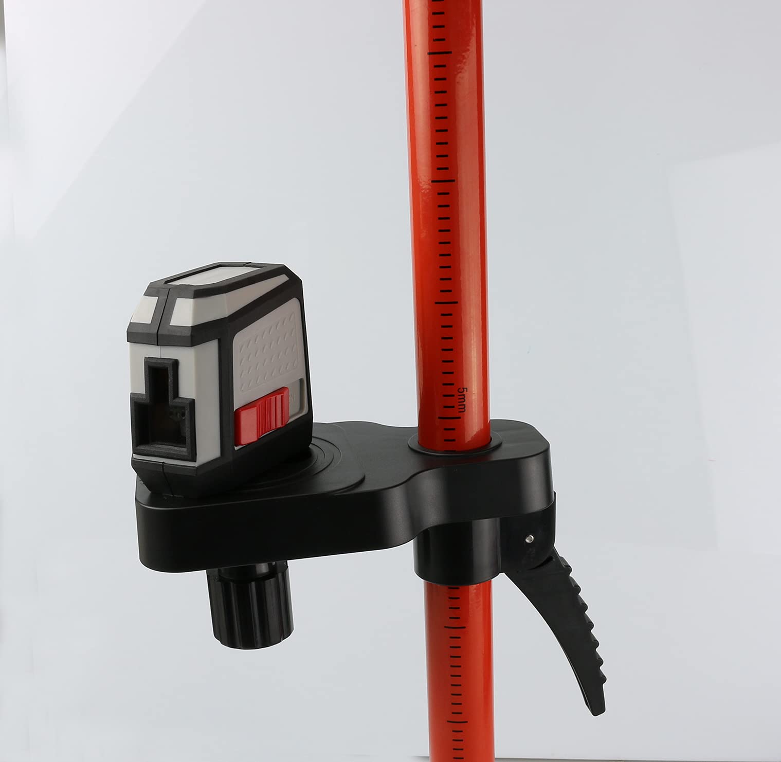 Niveau laser croix rouge et perche télescopique