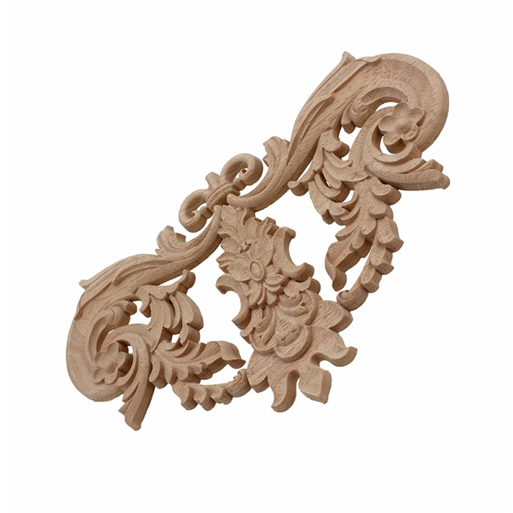 Sculpture sur bois applique pour masquer les défauts d'une vieille armoire