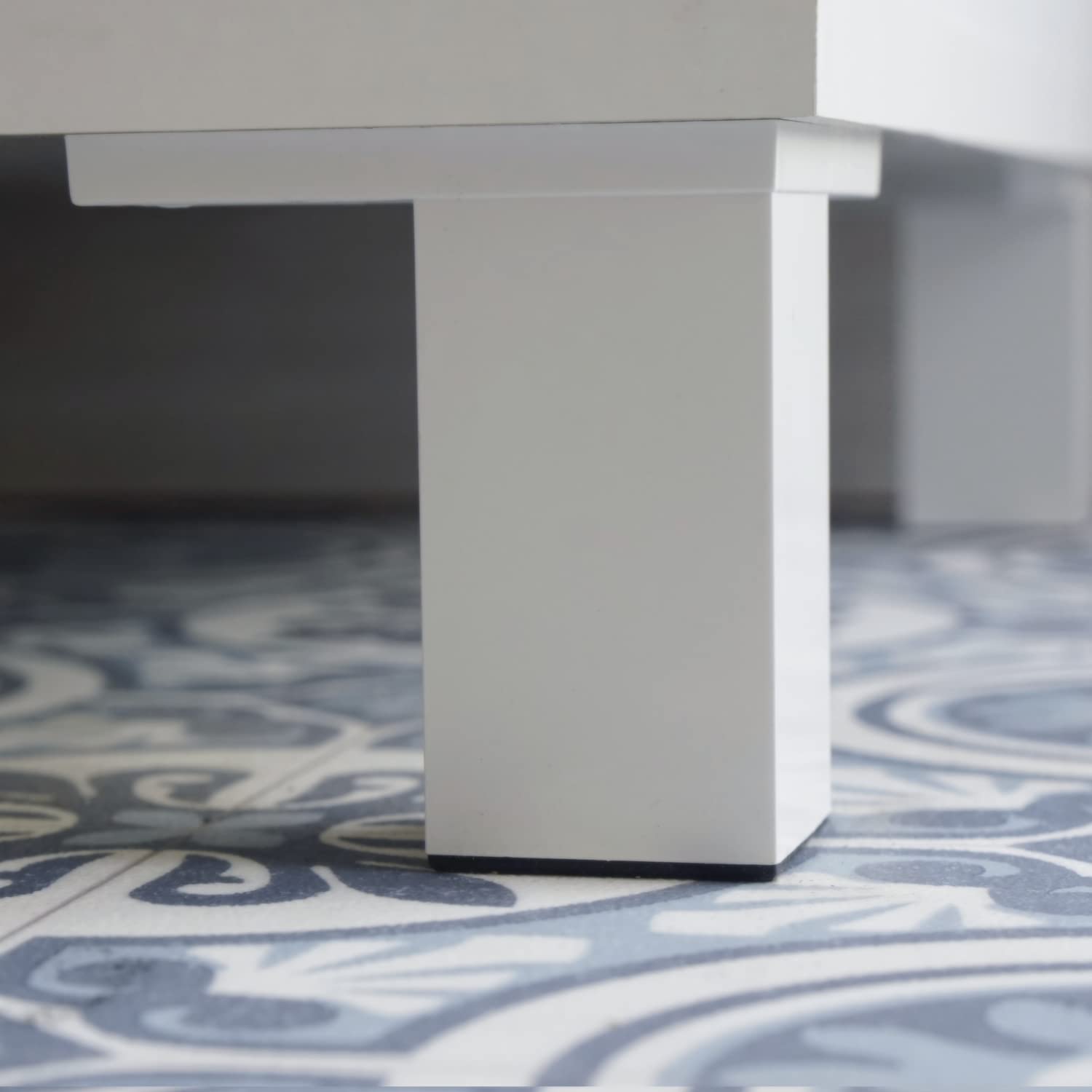 MUEBLES PITARCH | Aparador Salón Comedor, Buffet, Mueble Auxiliar, 2 Puertas y 1 Hueco, con Patas, Blanco y Roble Cambrian, 82,5x112x33cm, Recibidor Moderno, Colección Tibet