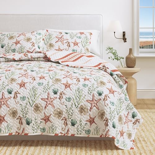 Great Bay Home Coastal Quilt Set - 3-Piece Full/Queen Size Nautical Bedding Set - Lightweight, All-Season, Reversible Bedspread (Seahorse & Shells)