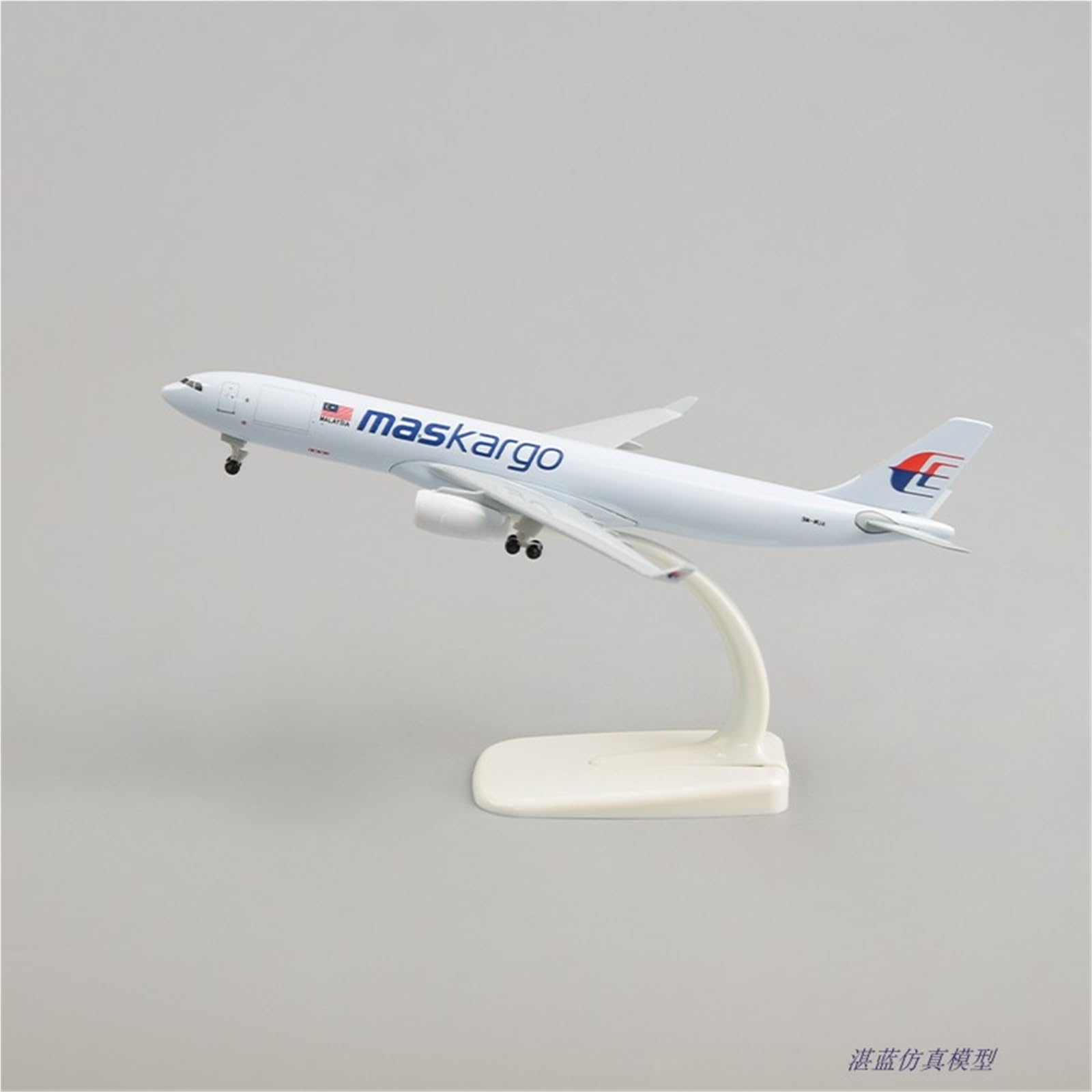 Repliki modeli samolotów Replika samolotów cywilnych w skali 1/400 20 cm Malaysia Airlines dla modelu samolotu Airbus 330 do wyświetlania lotniczego Miniaturowy model samolotu
