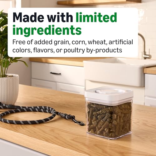 Image of Amazon Basics Dental Dog Treats to Help Clean Teeth & Freshen Breath - Tiny (5-15 lbs), Unflavored (Previously Wag)