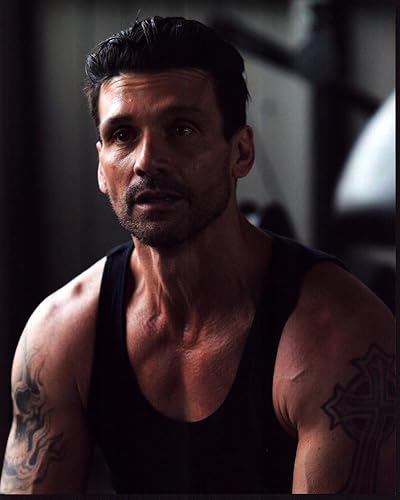 Miniatura 1 de Posterazzi Frank Grillo In Back Tank Top Foto Print (8 x 10) - Articulo # MVM02275