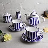 Pouvant contenir jusqu'à 750ml de thé, cette théière est idéale pour toute occasion. Ce design adorable allie l'efficacité et l'utilité au plaisir avec une anse large et facile d'accès vous permettant de verser parfaitement votre thé en évitant tâches et éclaboussures.