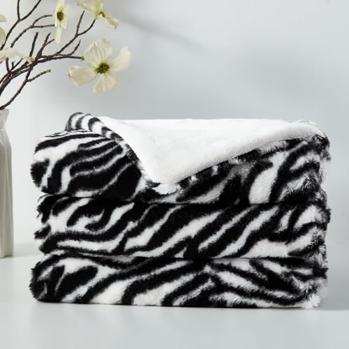 DREAMNINE Tierprint Kaninchenpelz-Imitat Decke, 130 x 150 cm, Zebra – Ansicht 1