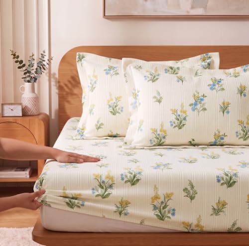 Image of VAS COLLECTIONS 240 TC Premium Fitted Bedsheet, Floral Printed King Size Elastic Deep Pocket Mattress Cover, Soft Breathable Bed Sheet for Bedroom, 72 x 78 + 10 Inches (183 x 198 + 25 cm) - Eucalyptus