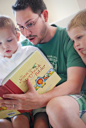 The Jesus Storybook Bible, Read-Aloud Edition: Every Story Whispers His Name - Image 23