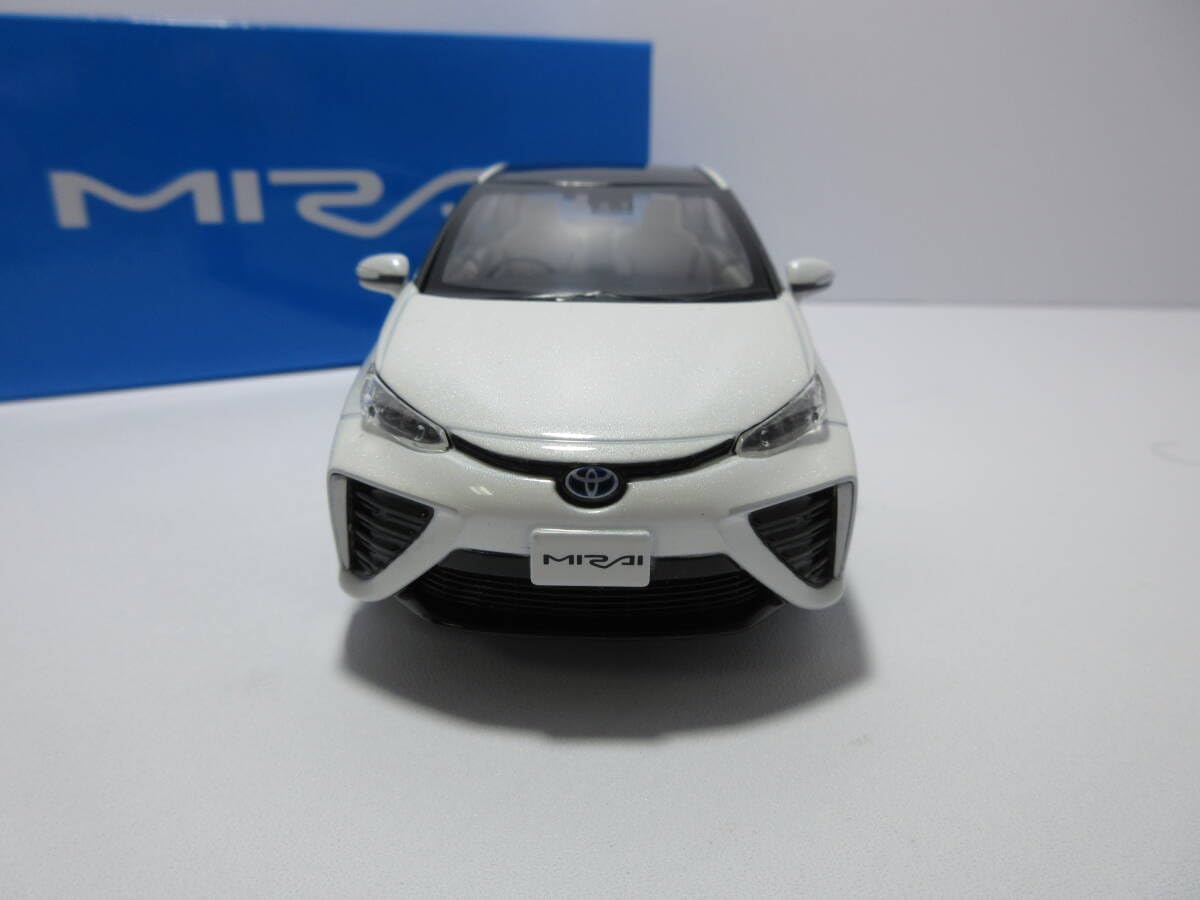 トヨタ ミライ MIRAI カラーサンプル 非売品ミニカー 1/30 トヨタ 新型