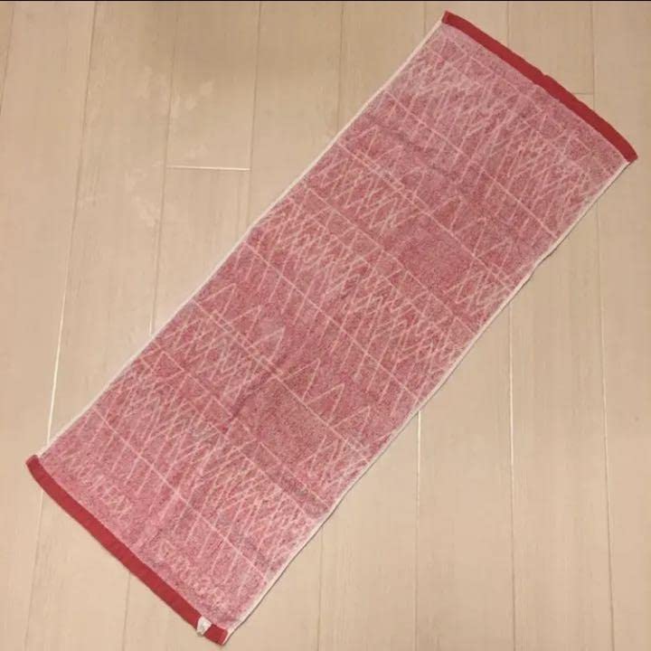 Amazon.co.jp: 米津玄師 トライバルフェイスタオル RED : ホーム＆キッチン