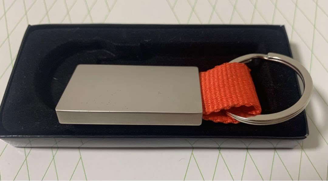 Amazon.co.jp: カンタス航空 キーホルダー : ファッション