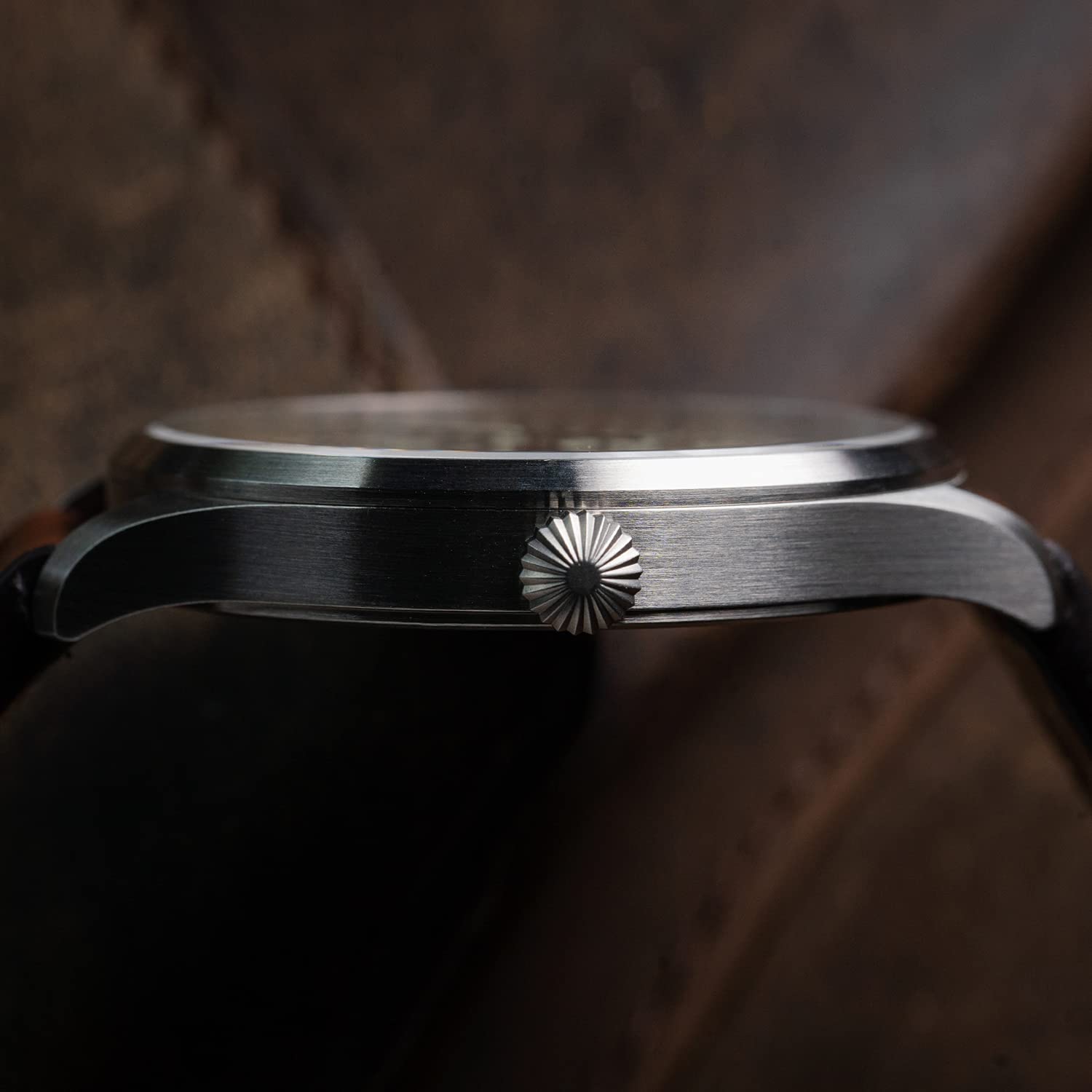 Laco Fliegeruhr Genf.2.D 40 Made in Germany – 40 mm Ø hochwertige Quarzuhr mit Datumsanzeige – Baumuster A – Einzigartige Qualität. Herausragende Verarbeitung – Wasserdicht
