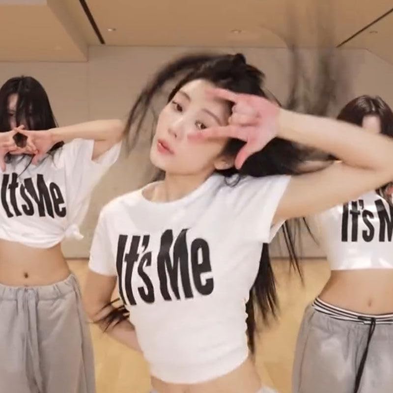 Amazon.co.jp: ILLIT Tシャツ It's Me 半袖 アイリット グッズ 同型
