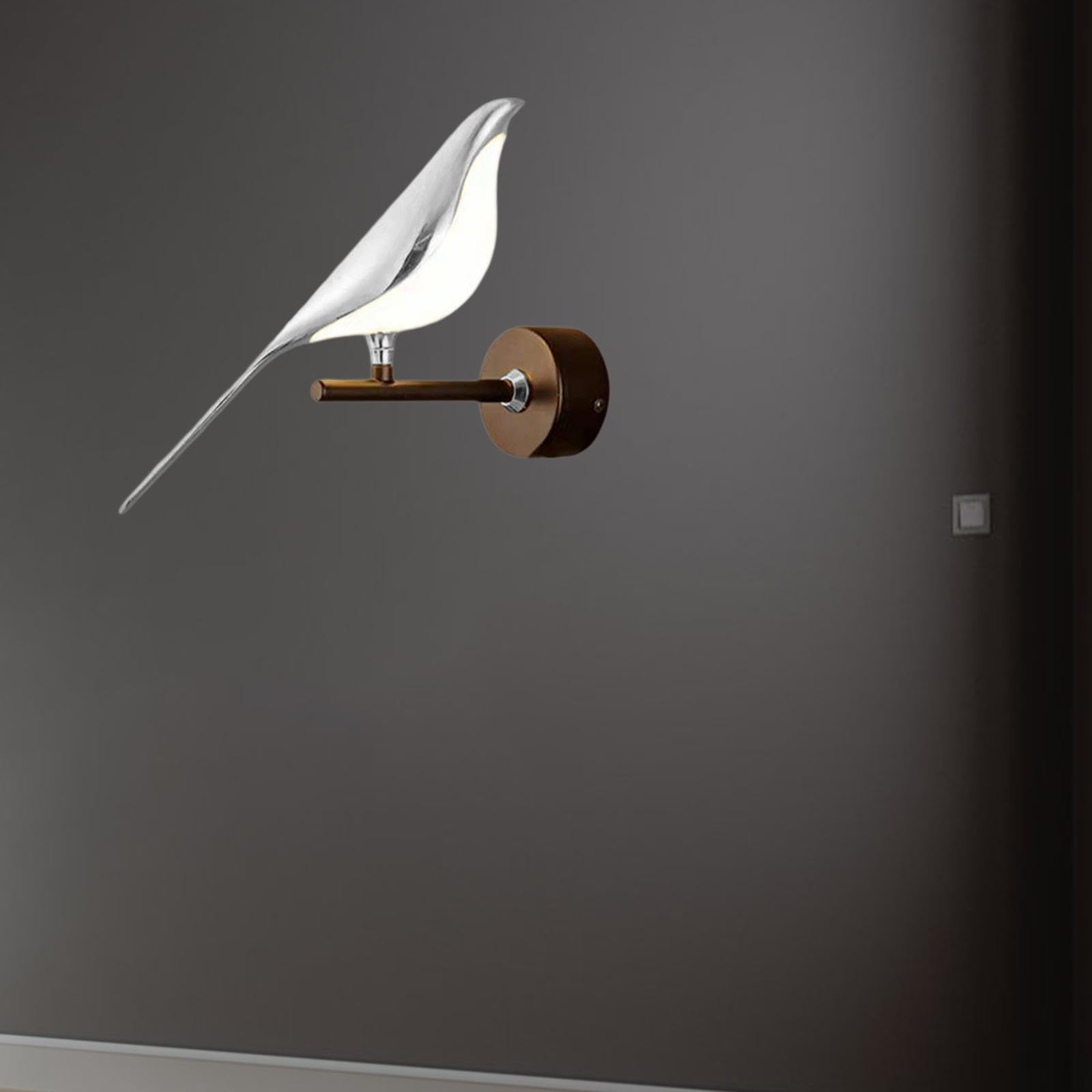 Elegante decorazione da parete per camera da letto con applique a forma di uccello e illuminazione creativa per gli amanti dell'arredamento moderno.