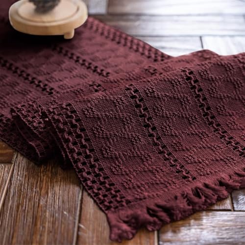 La funzione runner da tavolo: con la nostra tovaglia può essere utilizzata non solo come decorazione sulla tavola festiva, ma ha anche un effetto termoisolante e resistente alle macchie. Mentre aggiunge un'atmosfera romantica, può anche proteggere il vostro tavolo da pranzo;