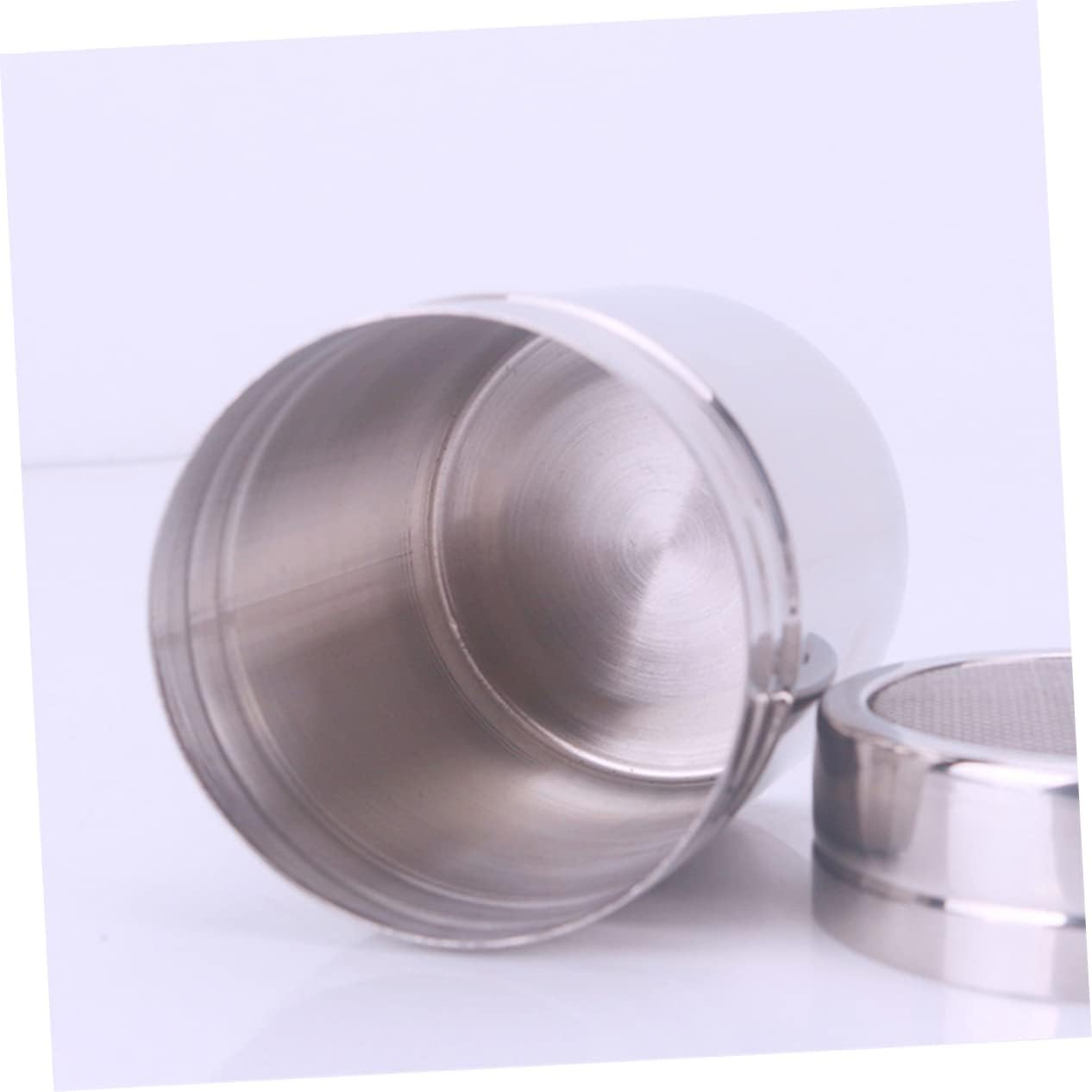 2pcs Air-tight Seasoning Cans Shaker Pepper Sugar Mixture Stainless Steel for Cooking Baking Easy to Clean Random Color