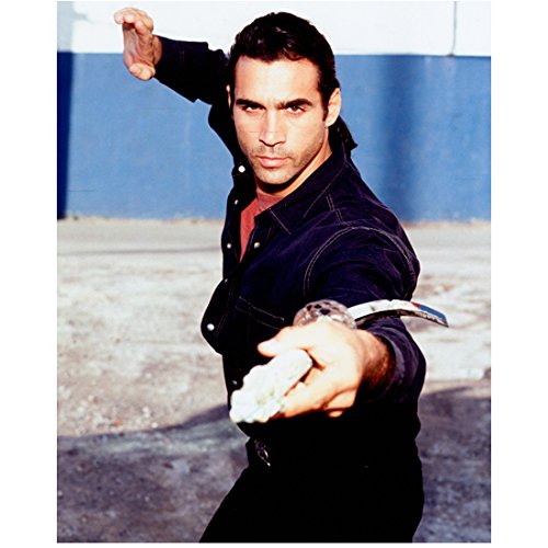 Adrian Paul as Duncan MacLeod handing over sword in Highlander 8 x 10 Inch Photo