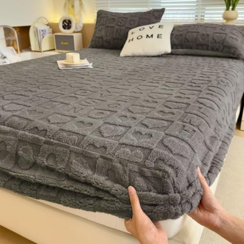 Mateju Sábana Bajera Ajustable Tejido Jacquard Suave y Cálido con Corazones, Ideal para Frío, Sábana Bajera Invierno de Forro Polar Elástico para Colchones de hasta 30 cm (Gris Oscuro,180x200cm)