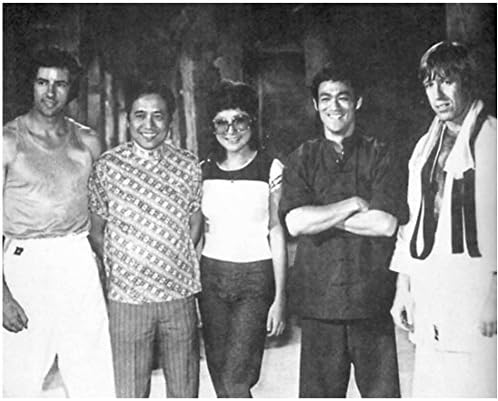 The Way Of The Dragon 1972 8 Inch By 10 Inch Photograph B W Pic Cast From Knees Up W Couple Kn At Amazon S Entertainment Collectibles Store The Way Of The Dragon 1972 8 Inch By 10 Inch Photograph B W Pic Cast From Knees Up W Couple Kn At Amazon S Entertainment Collectibles Store