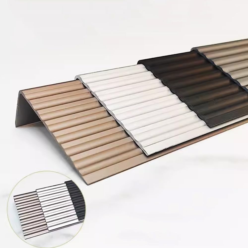Profili Antiscivolo per gradini Lunghi 60", Strisce di trazione per gradini, Profili per Scale in Lega di Alluminio autoadesivi, Strisce protettive per Bordi Scale (Oro 100 cm/40 Pollici)