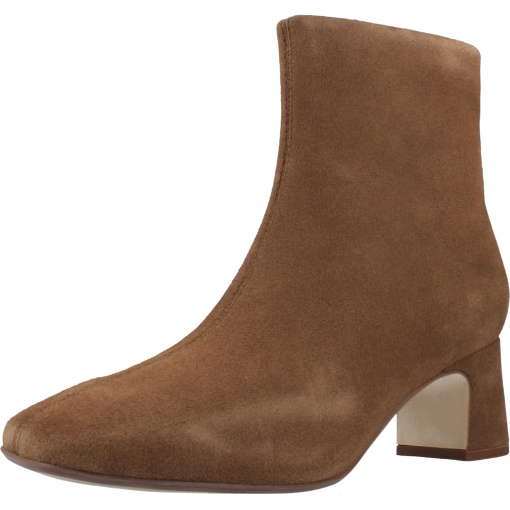 Clarks Fernie Zip Womens Walnut Suede, 7.5