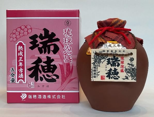 Amazon.co.jp: 泡盛 瑞穂 五合壷 熟成三年古酒 43度 900ml (メーカー