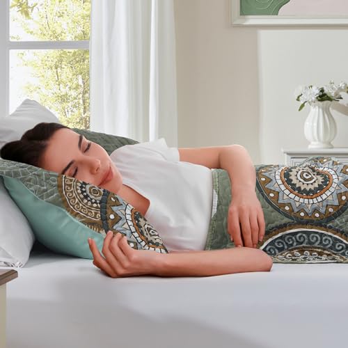 LEAONME 3 Pieces King Size Olive Green Quilt Set Lightweight Oversized Bedspread 98''x106'' Soft Microfiber Floral Coverlet Luxurious Warm Bed Cover for All Seasons (1 Quilt, 2 Pillow Shams)