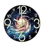 Der schöne Sternenhimmel ist auf dem Zifferblatt aufgedruckt, das eine Uhr und eine schöne Wanddekoration ist.