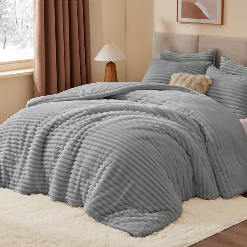 BEDELITE Fleece Oversized Queen Comforter Set -Super Soft & Warm Fluffy Light Grey Bedding, Luxury Fuzzy Heavy Bed Set for Winter with 2 Pillow Cases