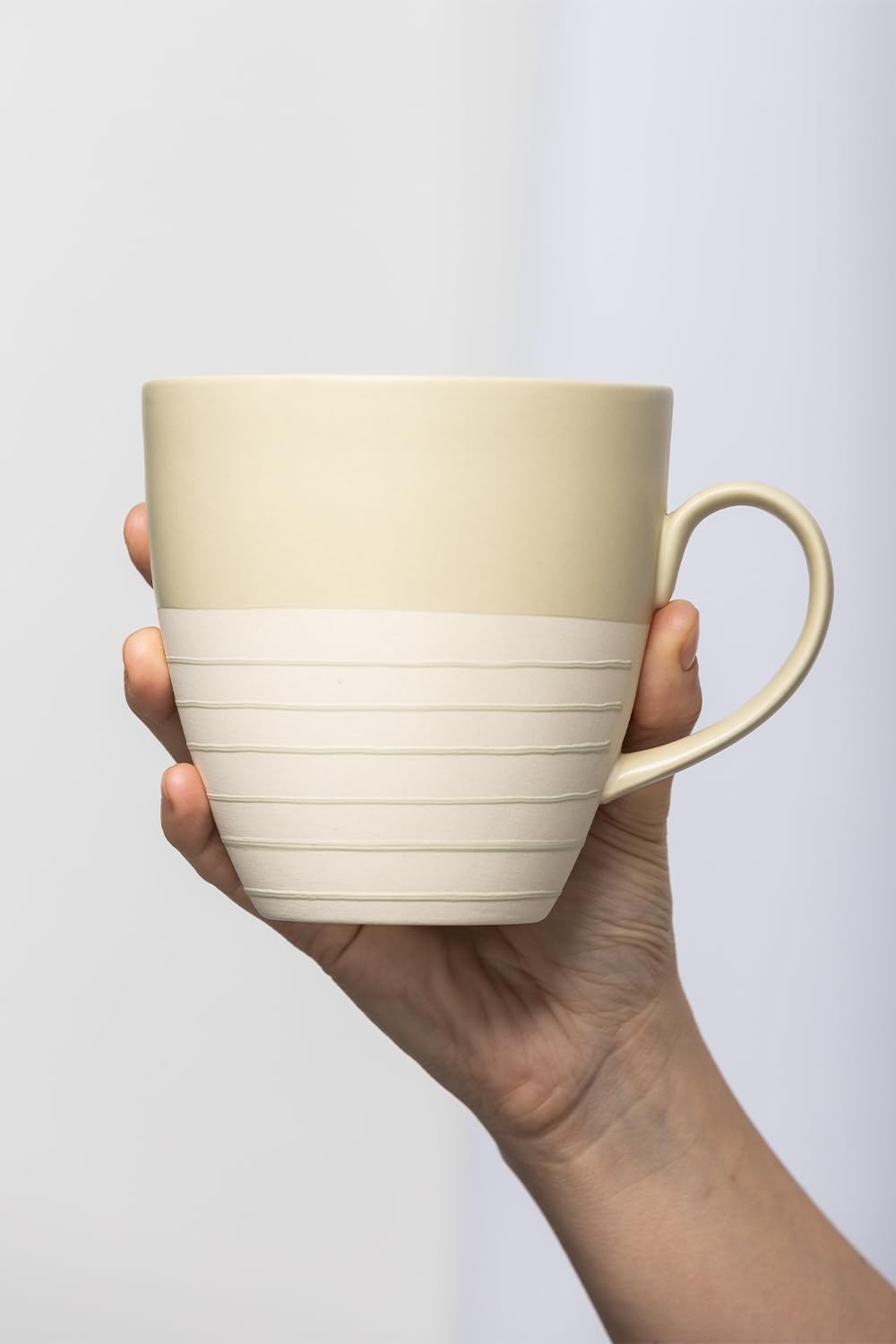 Mok MODERN 500 ml grote keramische koffiemok mok, aardewerk theekop voor kantoor en thuis, grote handgreep, gemakkelijk vast te houden, magnetron vaatwasmachinebestendig, geel
