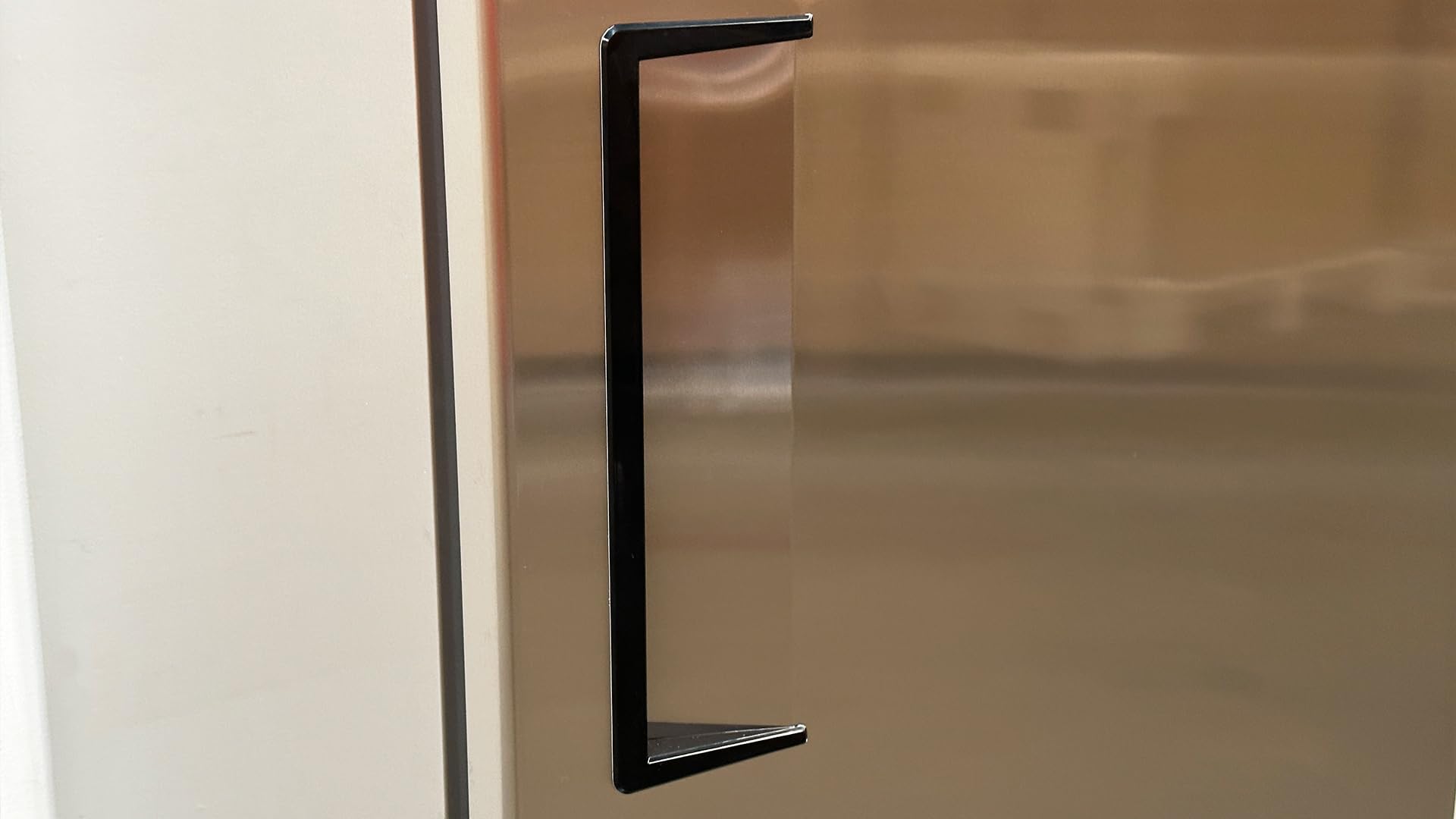 Commercial Upright Freezer, 27"W, Stainless Steel, Digital Temperature Control, Heavy Duty Shelves, Auto Defrost 23 Cu.Ft. Etl Kf-23b1 on Fridge.com - View 6