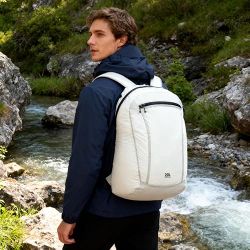 Sac à dos de camping pliable 20L pour ne plus manquer de place en voyage - 2