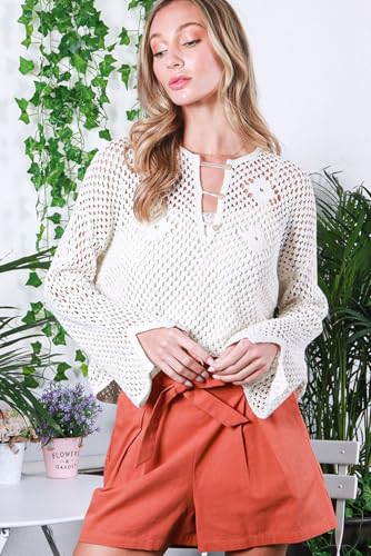 Casual Yet Elegant White Sweater with Split Cuffs and Buttoned Neck2