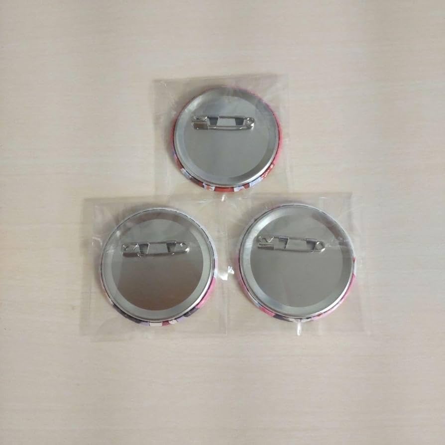 Amazon.co.jp: すとぷり さとみくん 2023アリツア前半 缶バッジ 等身