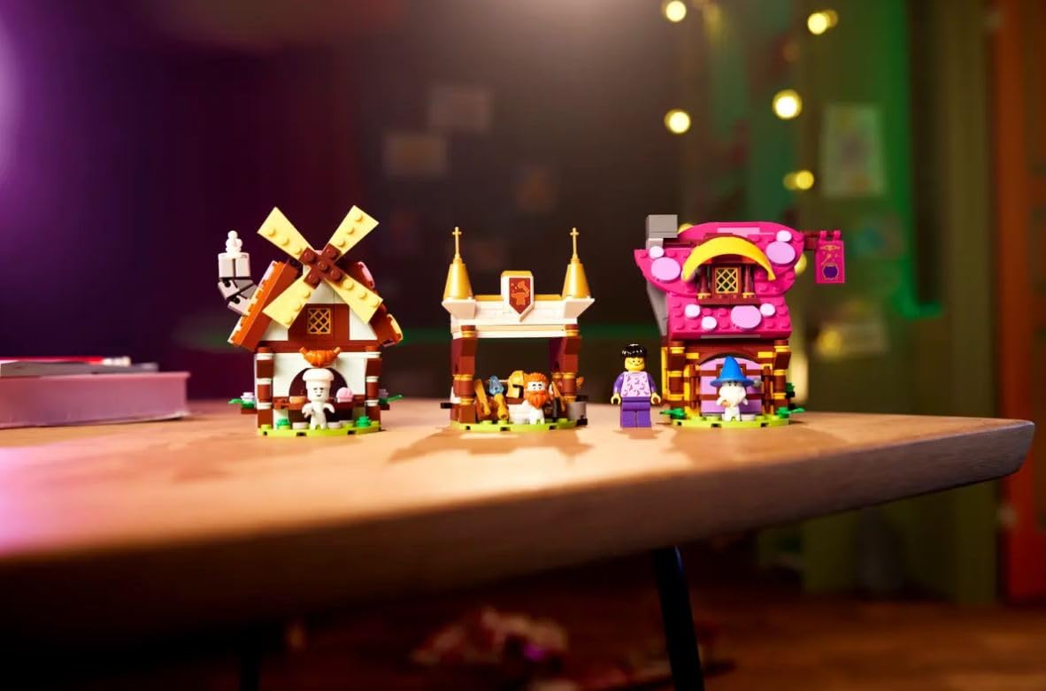 LEGO 40657 DREAMZzz Dream Village 7+ 434 Pezzi Nuovo per il 2023 Costruisci un bizzarro villaggio dei sogni ricreando scene emozionanti del programma televisivo