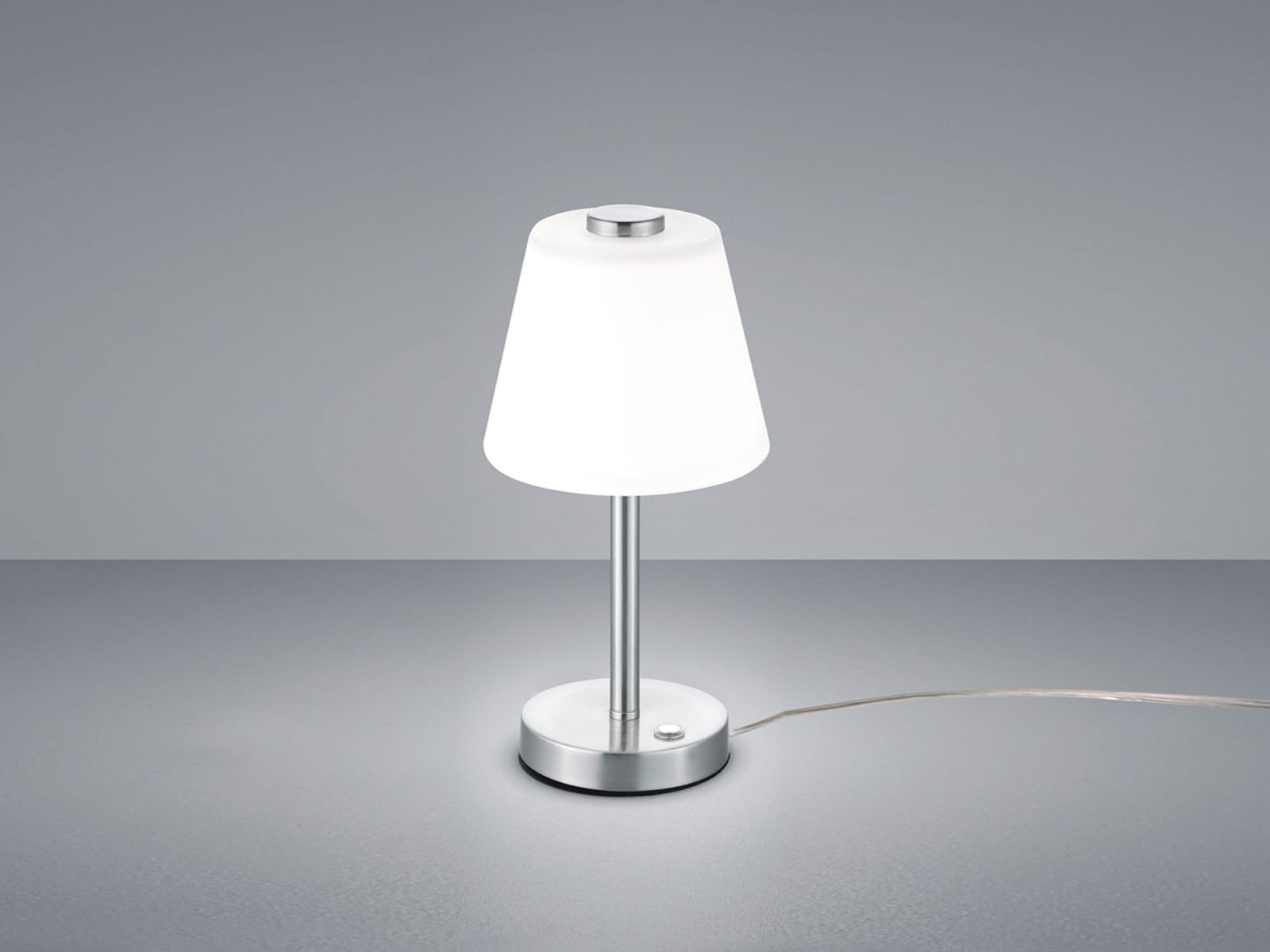 Juego de 2 lámparas LED de mesa Touch en cromo con un cristal de color blanco.