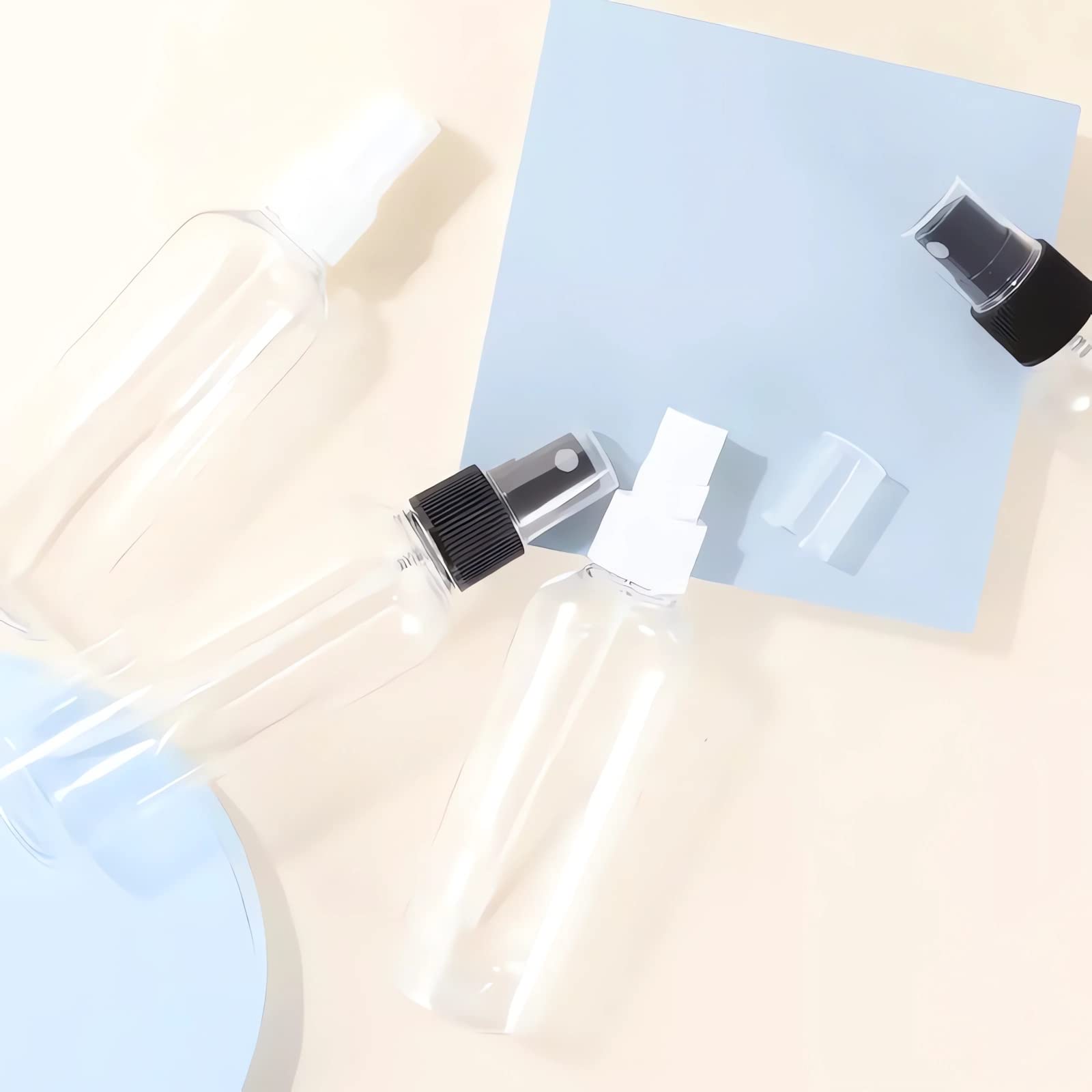 100 Piezas 100ml Transparente Recargable Botellas Con Sprayer Blanco para Limpieza Fina Botella de Spray Vacías Plástico, para Perfume Viaje Artículos de Agua Cosmético Alcohol + 1 x Embudo