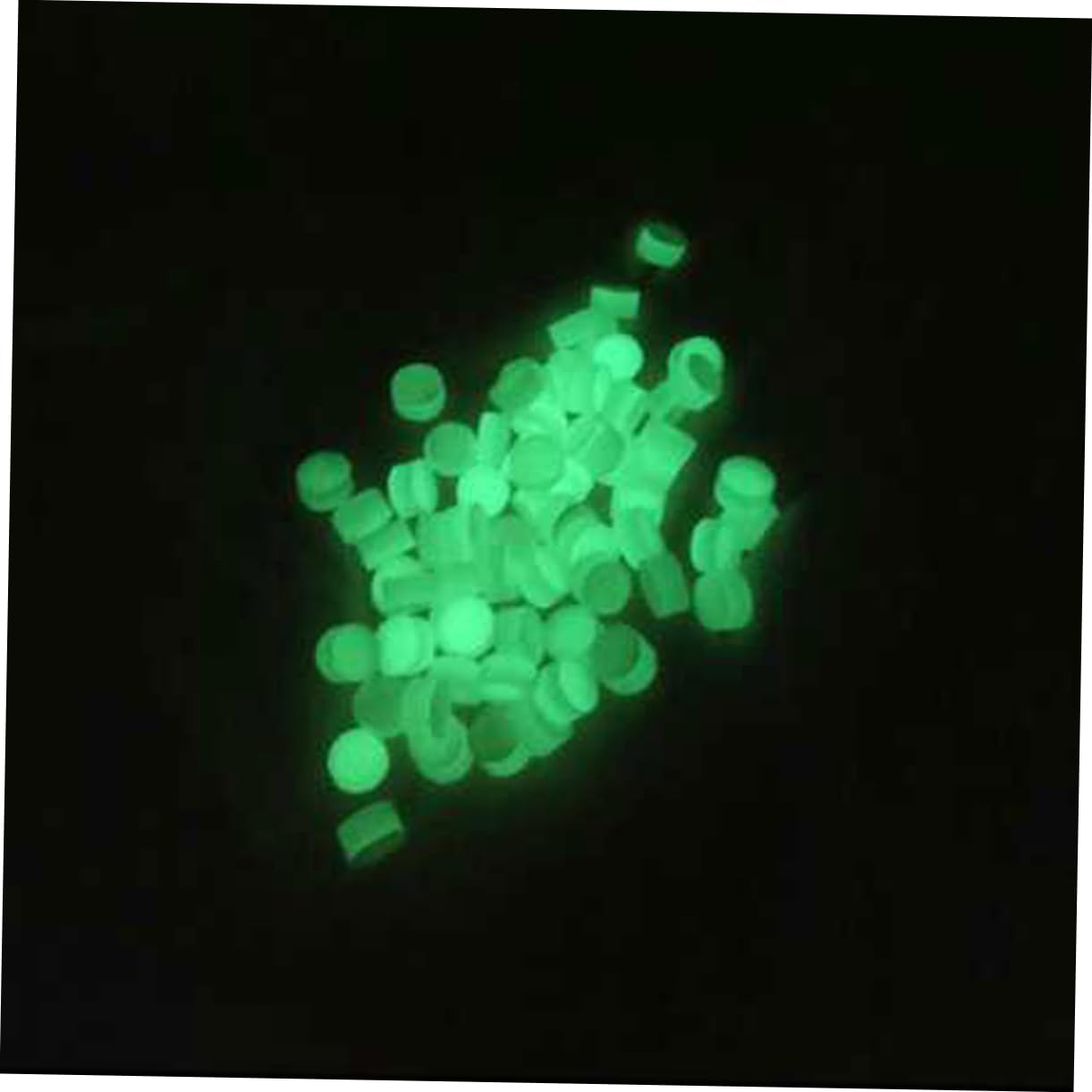 HANABASS 100Pcs Luminous Guitar Fretboard Dots Inlays Glow the Dark Fret Markers for Guitar Ukulele Bass Banjo Mandolin Easy to Install Remove Lightweight