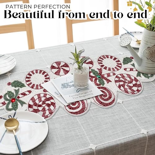 Chemin de table de Noël en perles pour sublimer une table terne sans effort