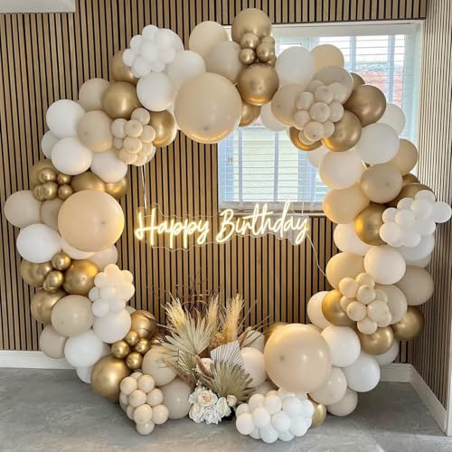 Déco fête café caramel et or avec guirlande de ballons ours pour un salon festif